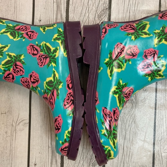 Betsey Johnson Rain Boots - Picture 3 of 12